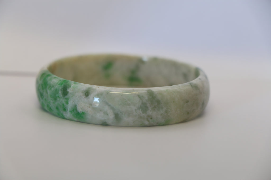 Jade Bangle - Natural Snow Green