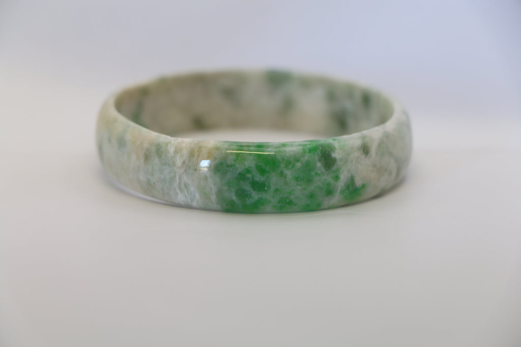 Jade Bangle - Natural Snow Green