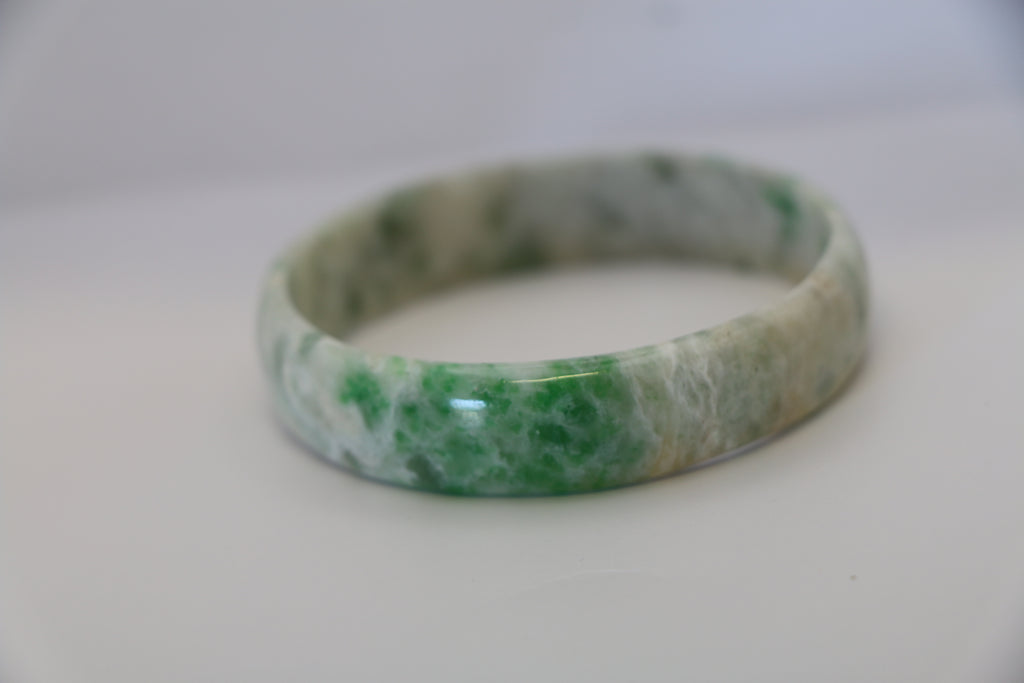 Jade Bangle - Natural Snow Green