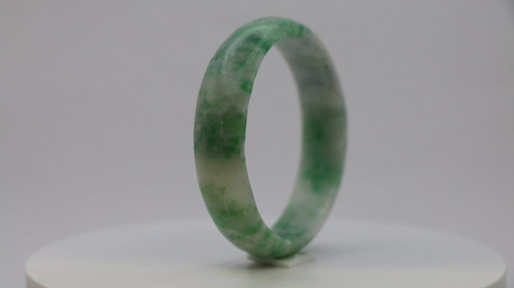 Jade Bangle - Natural Snow Green