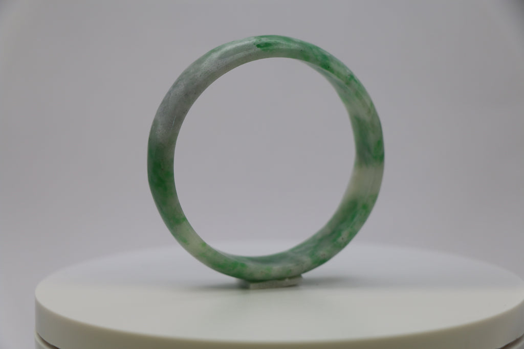 Jade Bangle - Natural Snow Green