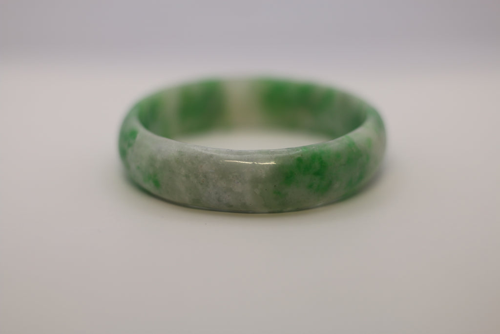 Jade Bangle - Natural Snow Green