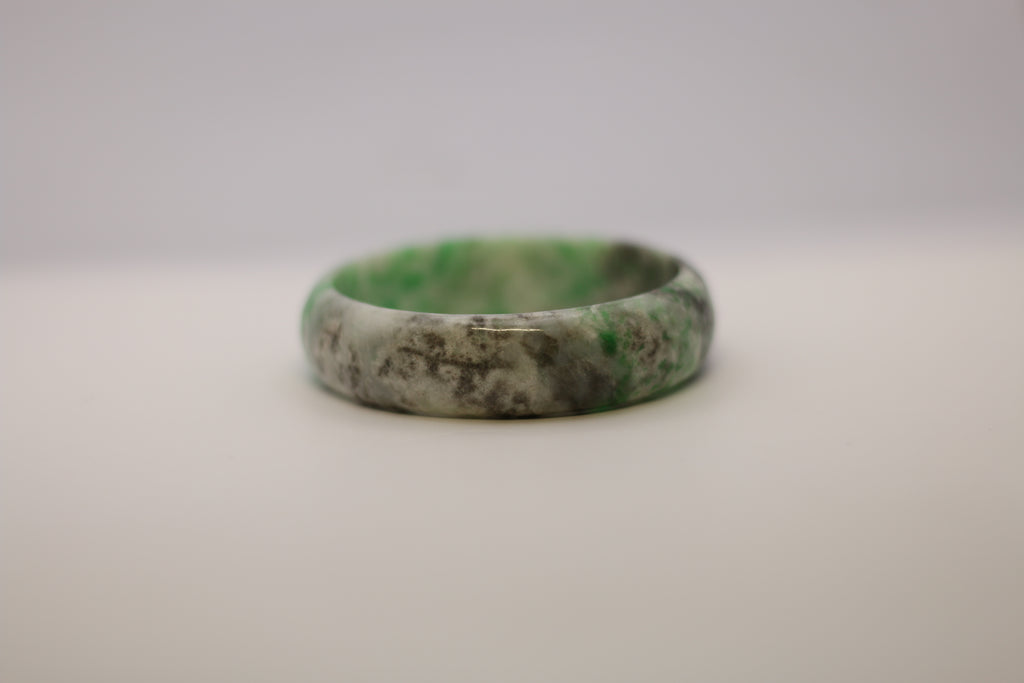 Jade Bangle - Natural Snow Green