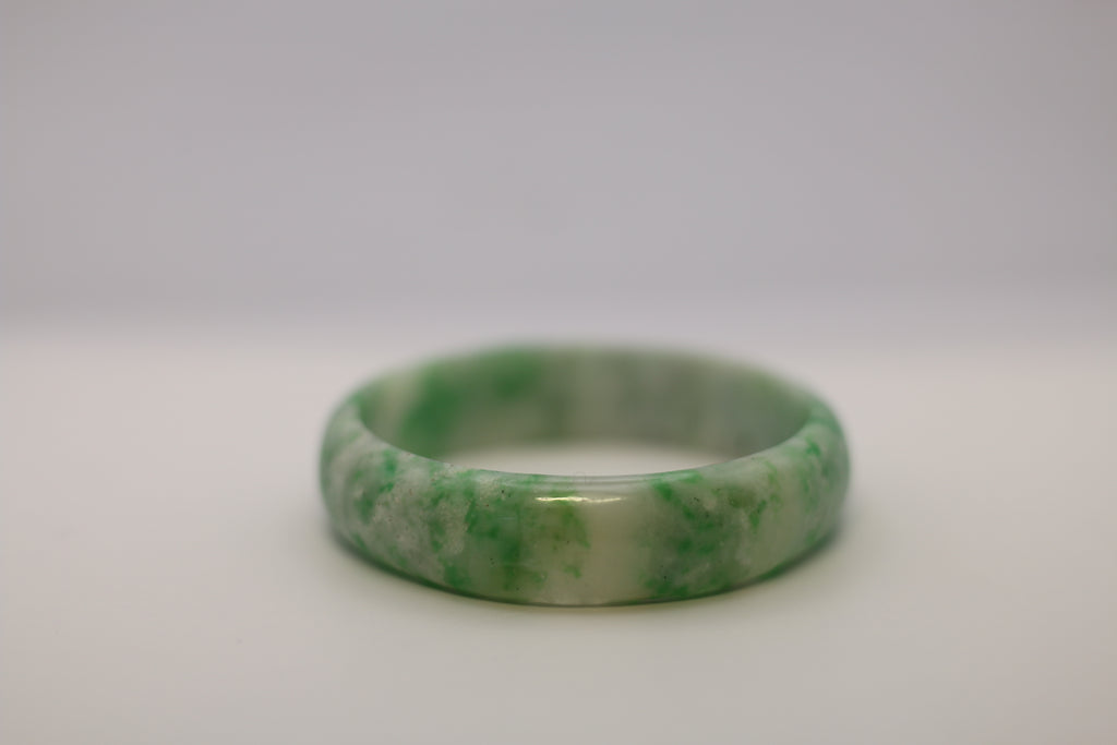 Jade Bangle - Natural Snow Green