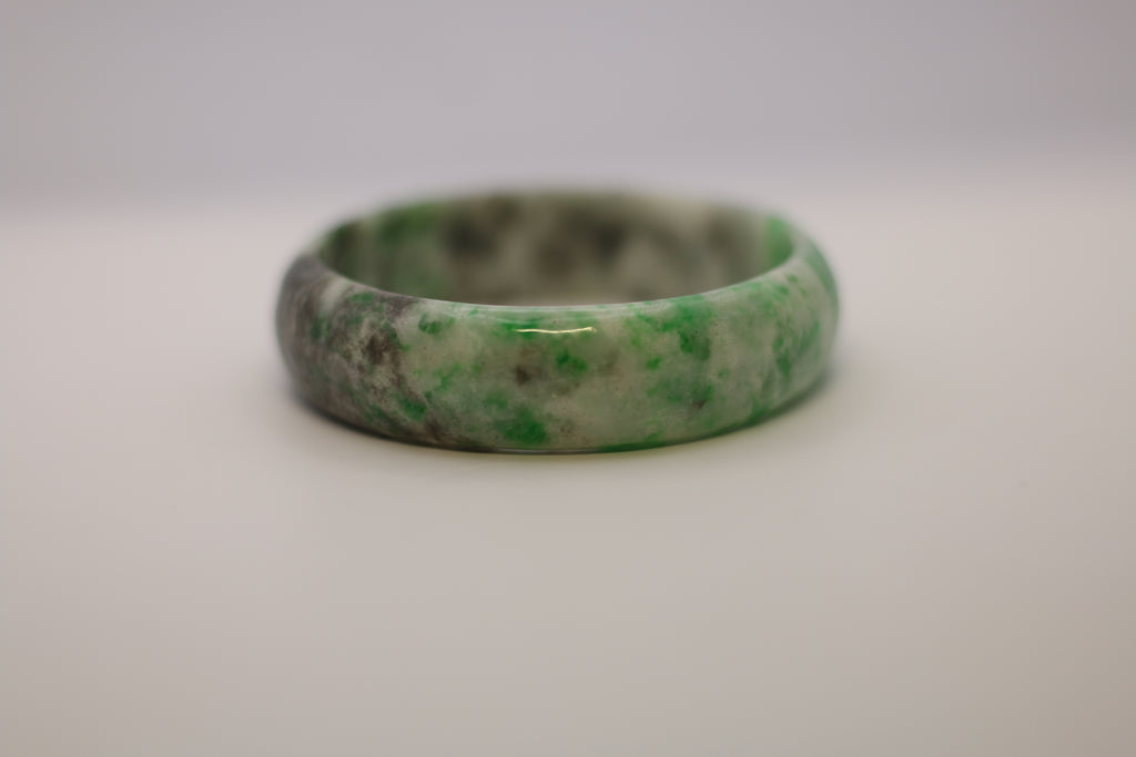 Jade Bangle - Natural Snow Green
