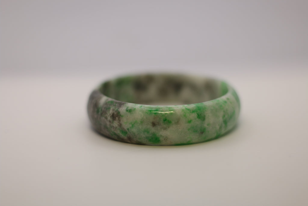 Jade Bangle - Natural Snow Green