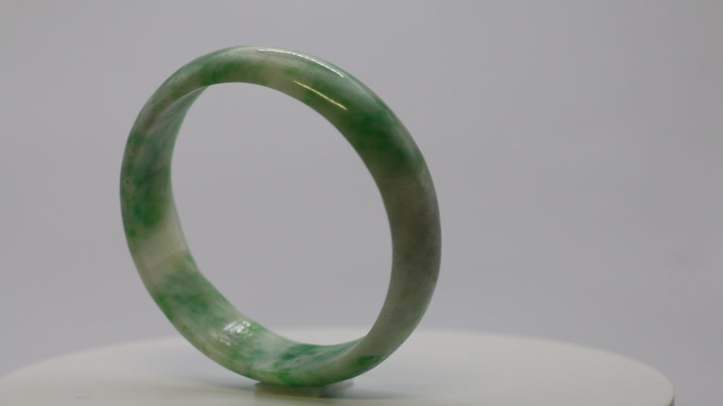 Jade Bangle - Natural Snow Green
