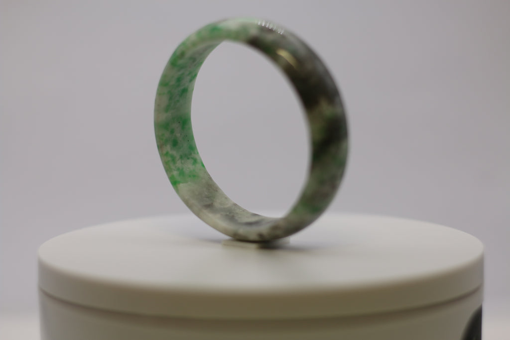 Jade Bangle - Natural Snow Green