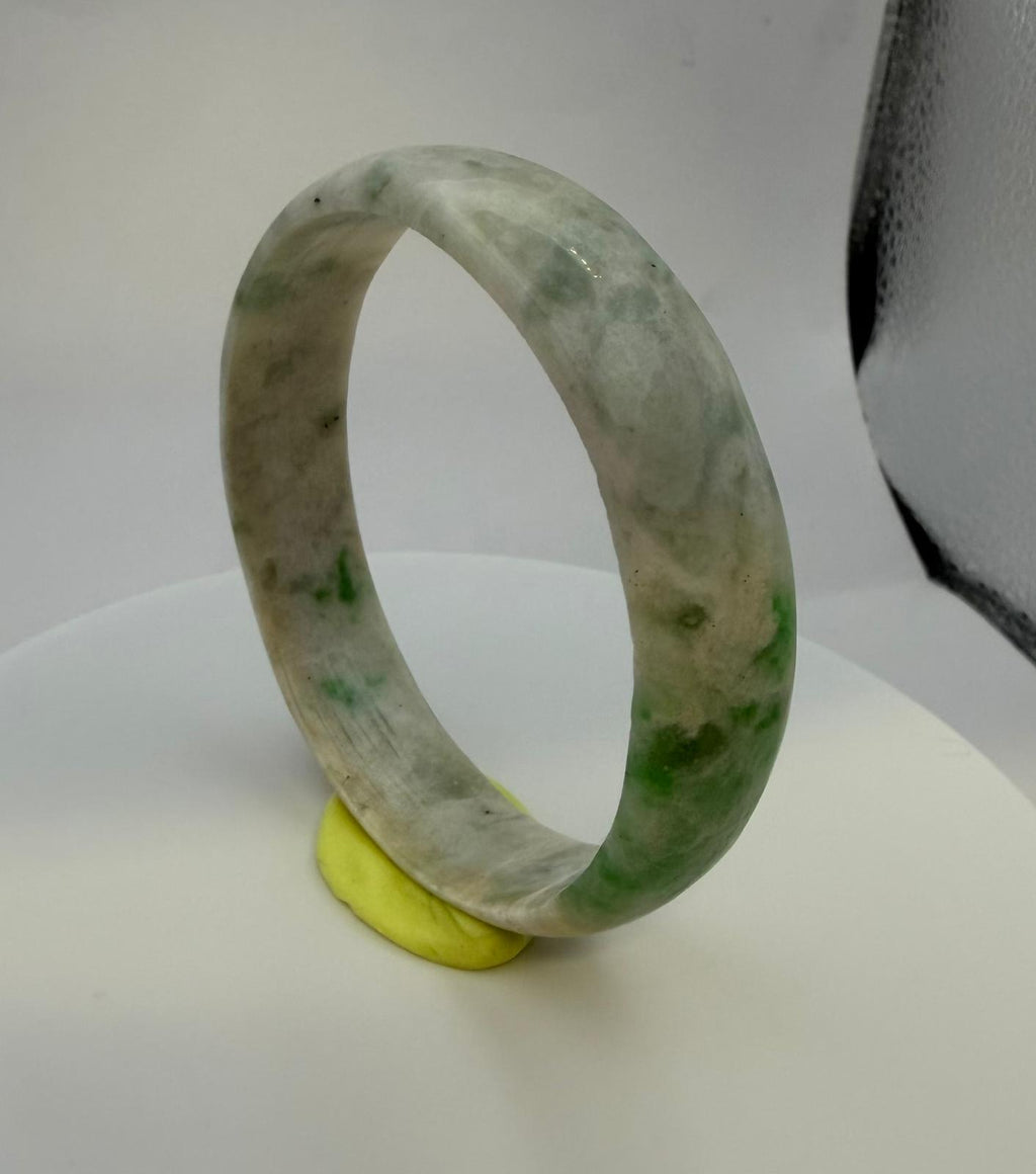 Jade Bangle - Natural Snow Green