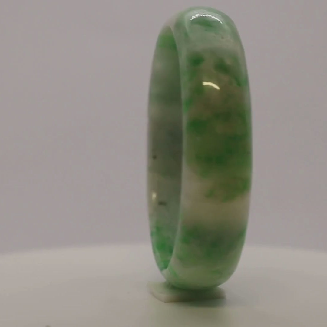 Jade Bangle - Natural Snow Green